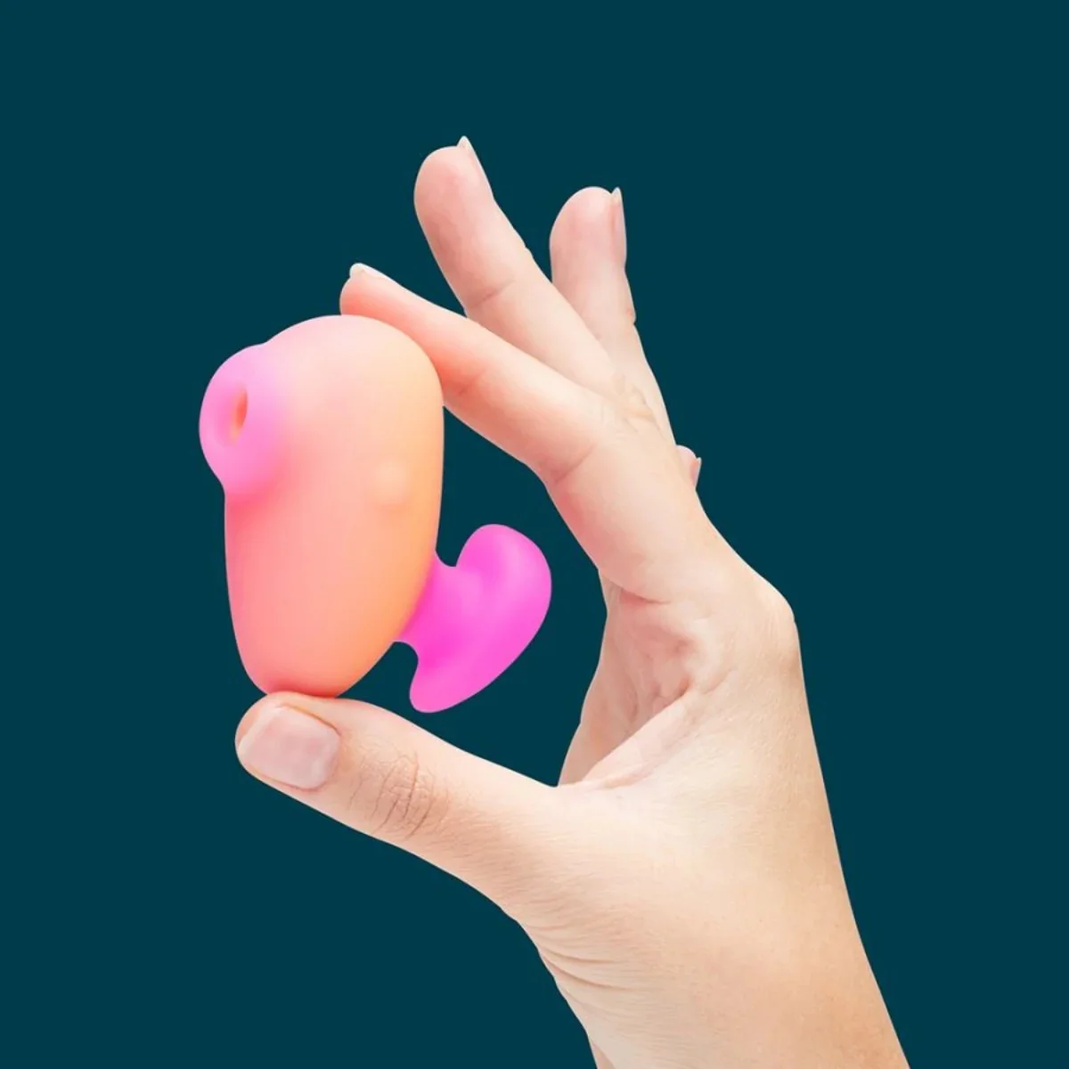 ROMP Kiss Clitoral Stimulator Peach - Image 3
